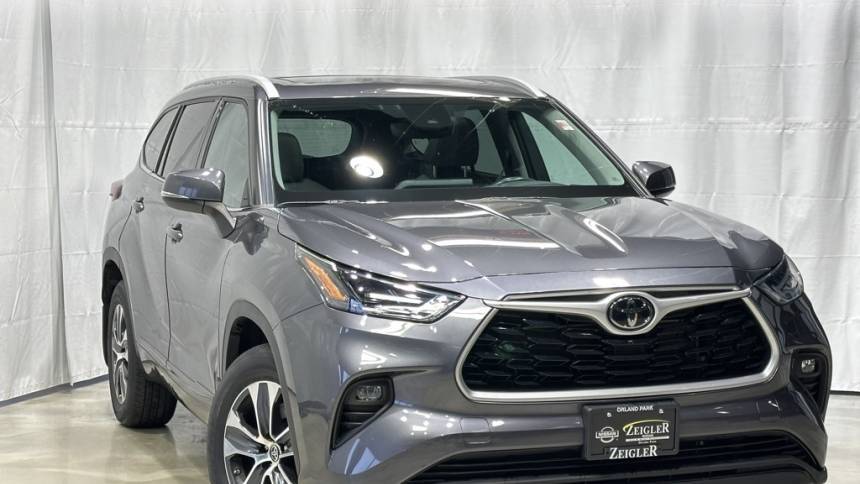 2022 Toyota Highlander XLE — SUV — 18,172 mi — Orland Park, IL