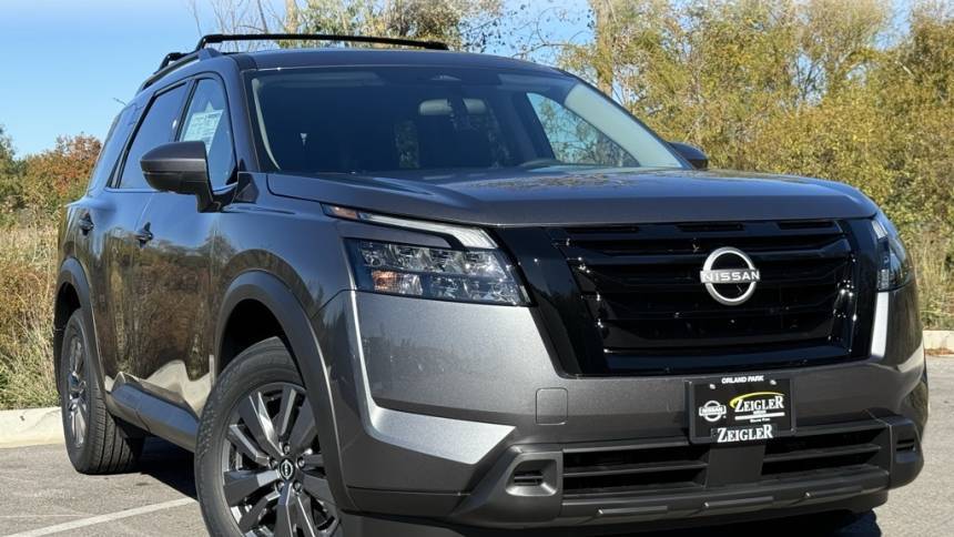 2025 Nissan Pathfinder SV — SUV — 8,357 mi — Orland Park, IL