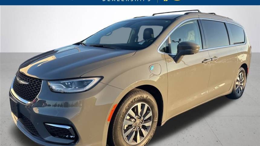 2022 Chrysler Pacifica Hybrid Touring L — Minivan — 46,530 mi — Vancouver, WA