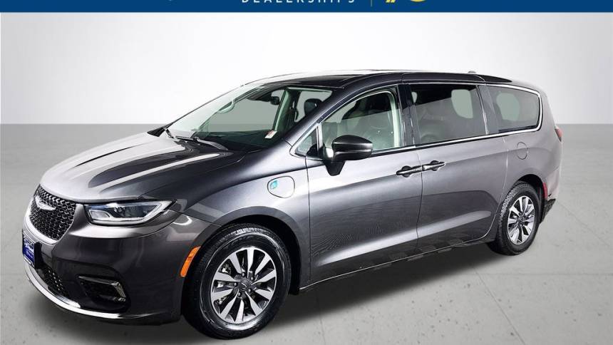 2022 Chrysler Pacifica Hybrid Touring L — Minivan — 64,024 mi — Vancouver, WA