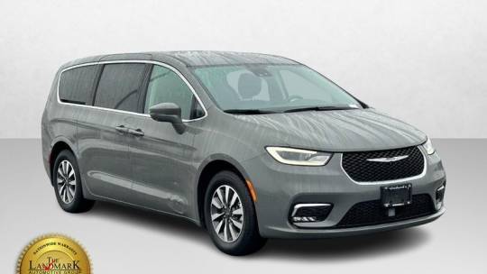 2022 Chrysler Pacifica Hybrid Touring L — Minivan — 84,772 mi — Springfield, IL
