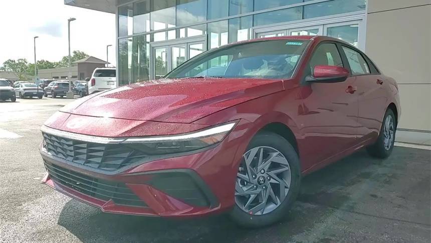 2024 Hyundai Elantra SEL — Sedan — 3,031 mi — Elmhurst, IL