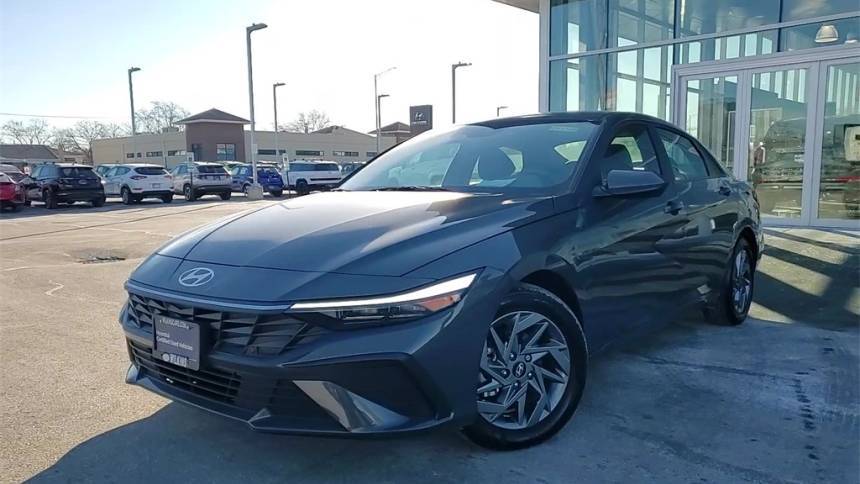 2024 Hyundai Elantra SEL — Sedan — 4,821 mi — Elmhurst, IL