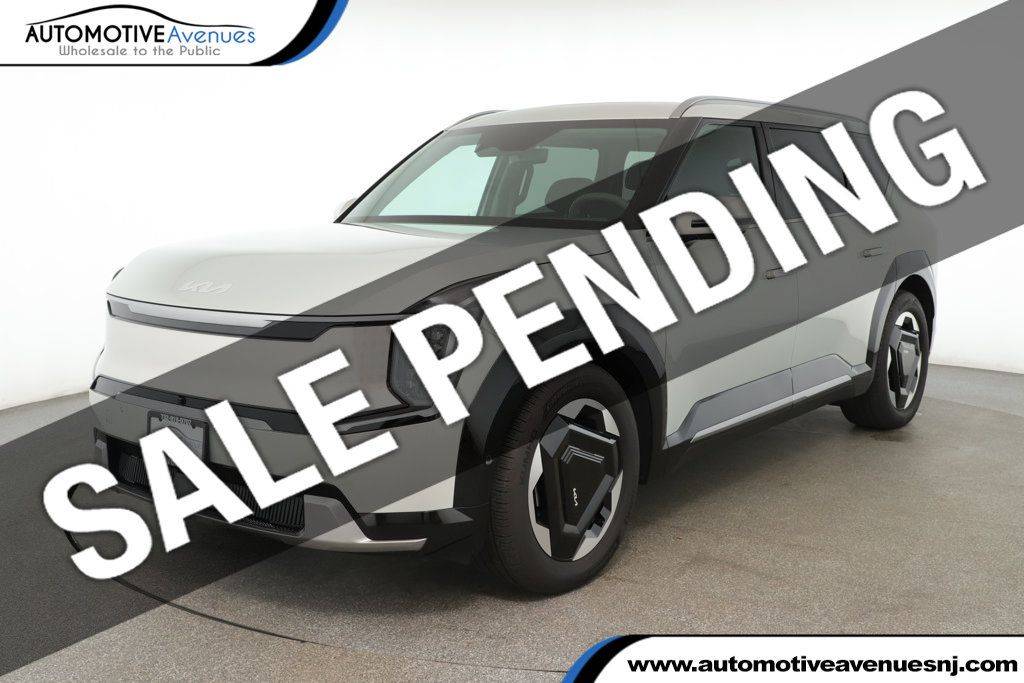 2024 Kia EV9 Land — SUV — 9,350 mi — Wall Township, NJ