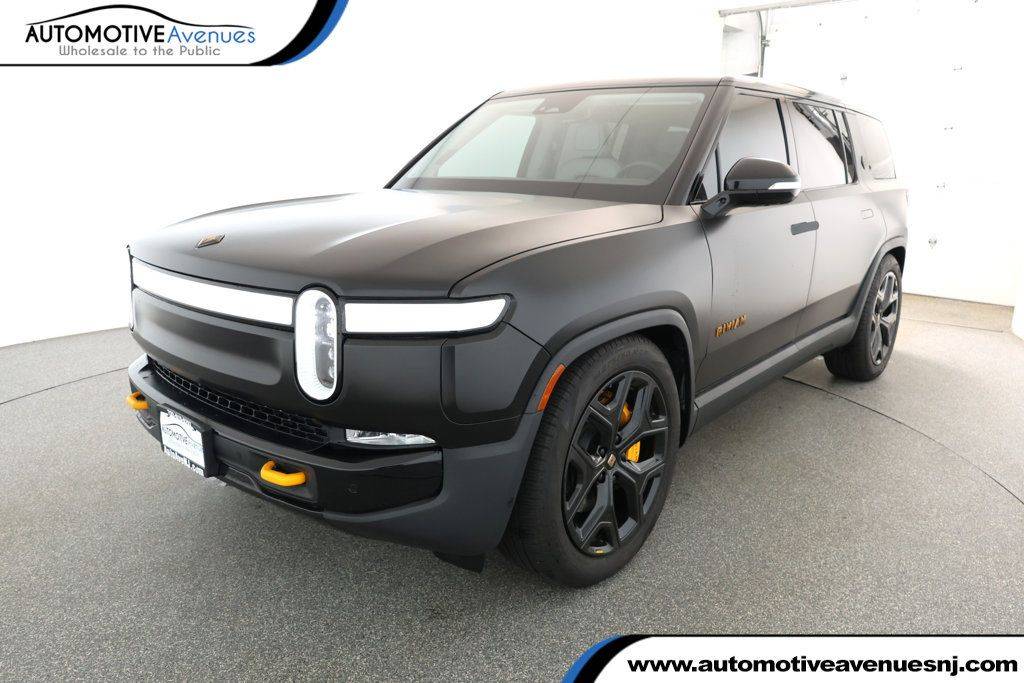 2024 Rivian R1S