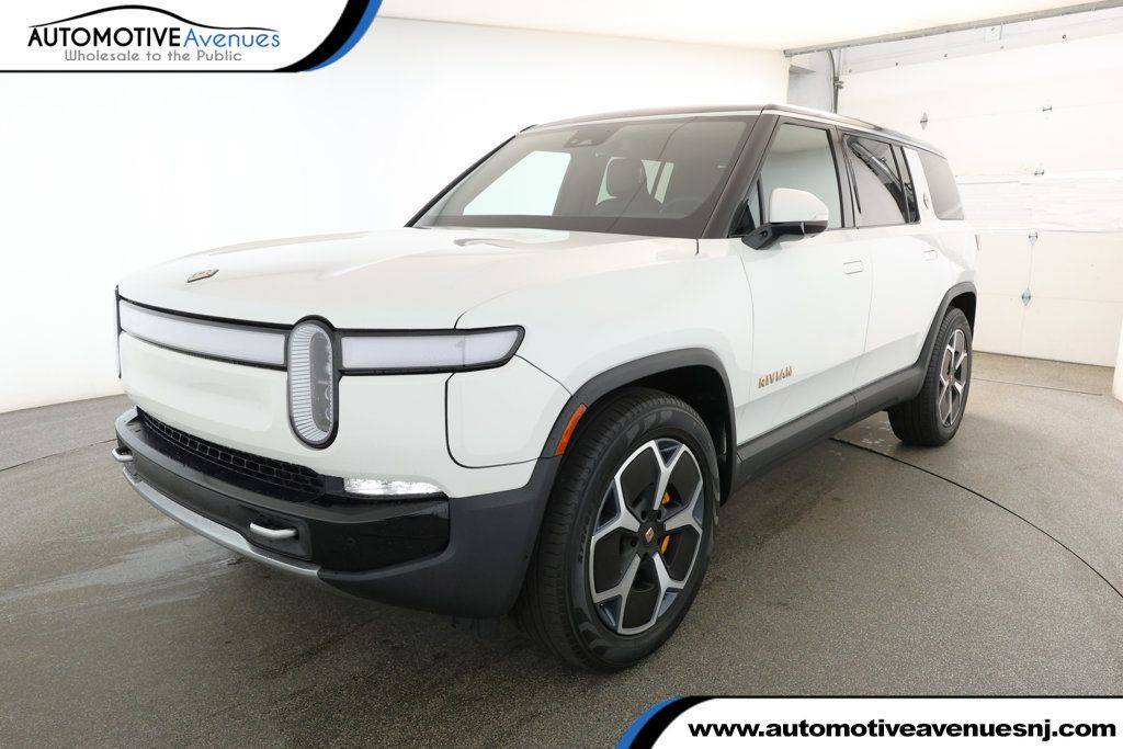 2023 Rivian R1S