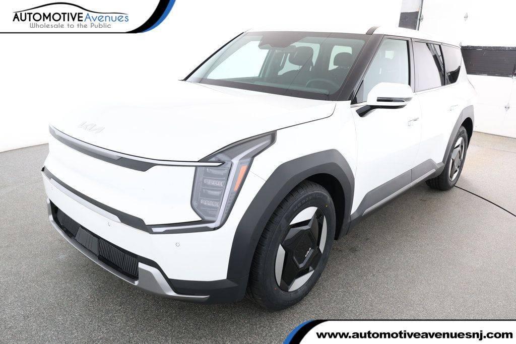 2024 Kia EV9 Light Short Range — SUV — 9,156 mi — Wall Township, NJ