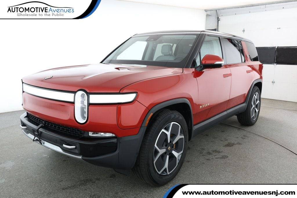 2024 Rivian R1S