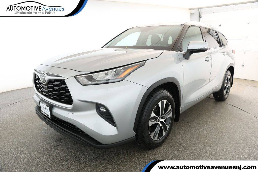 2020 Toyota Highlander XLE — SUV — 27,450 mi — Wall Township, NJ