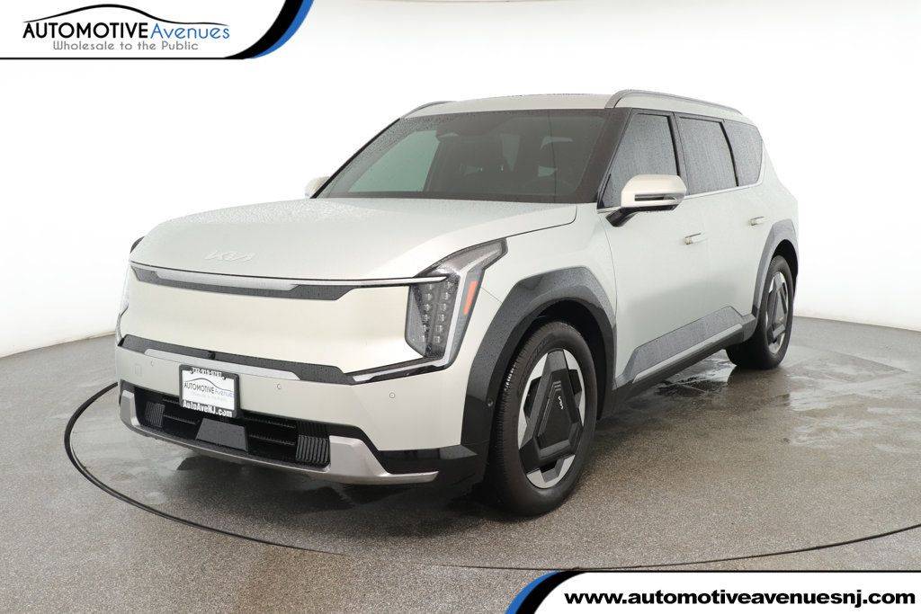 2024 Kia EV9 Land — SUV — 3,198 mi — Wall Township, NJ