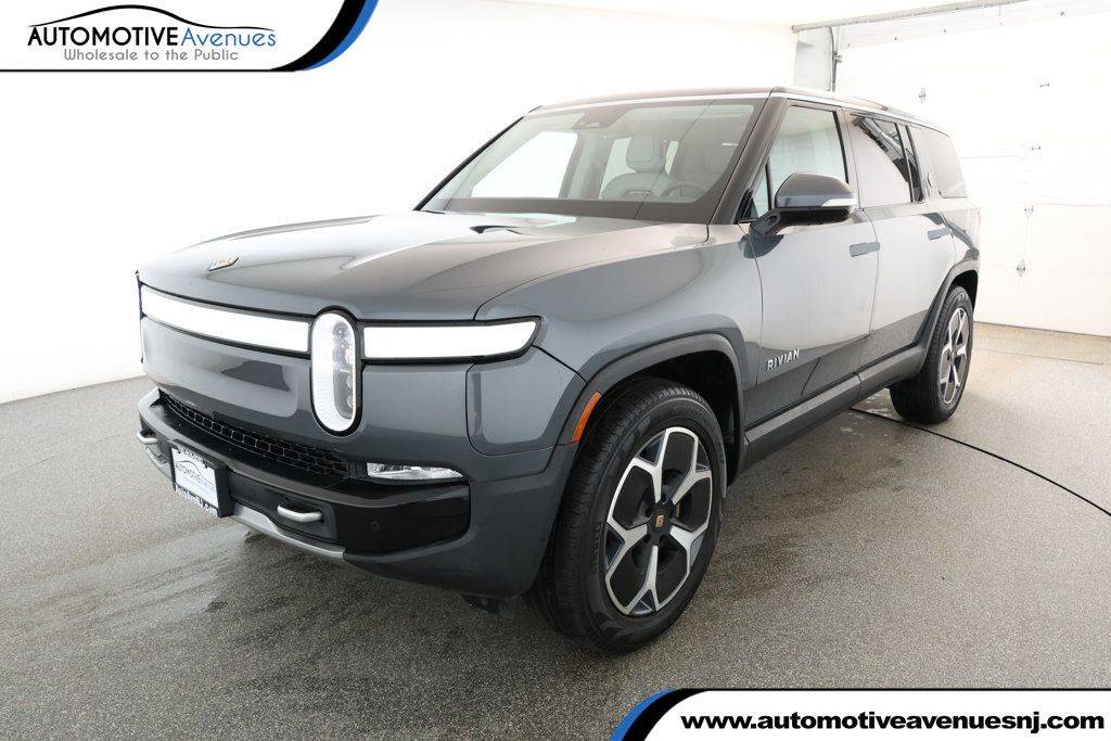 2024 Rivian R1S