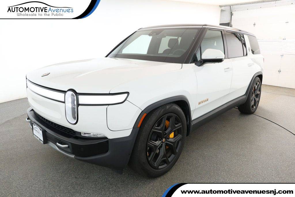 2024 Rivian R1S
