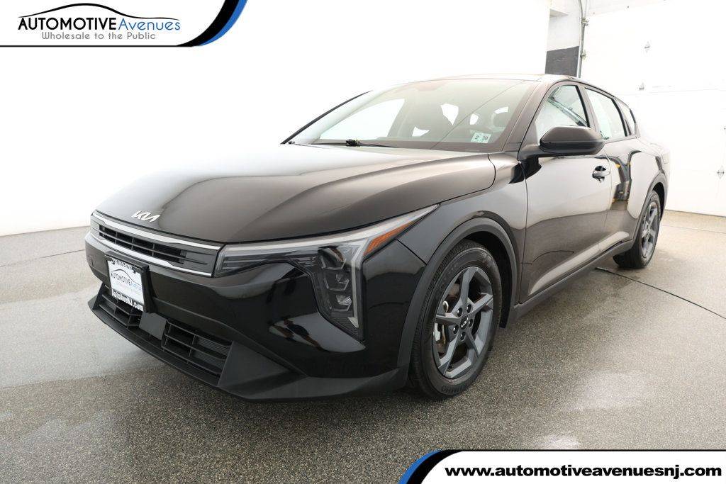 2025 Kia K4 LXS — Sedan — 19,915 mi — Wall Township, NJ