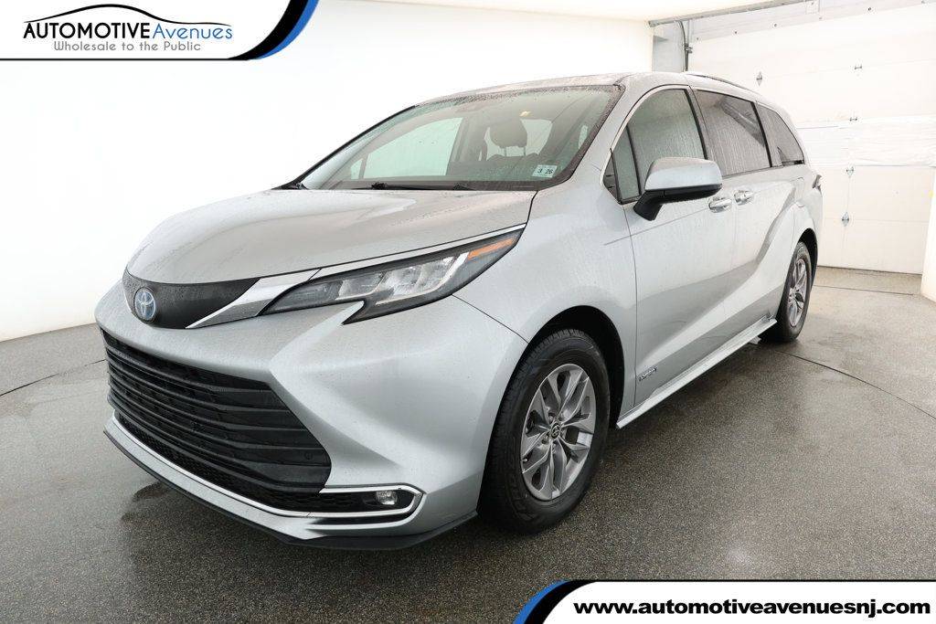 2021 Toyota Sienna XLE — Minivan — 89,930 mi — Wall Township, NJ