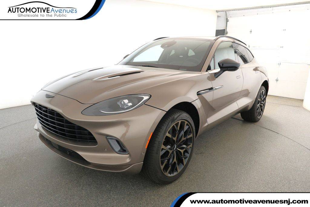 2022 Aston Martin DBX