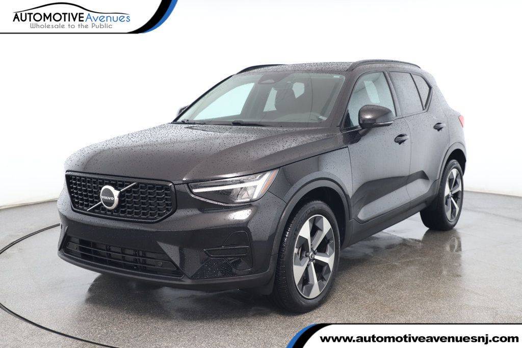 2024 Volvo XC40 Core — SUV — 2,612 mi — Wall Township, NJ