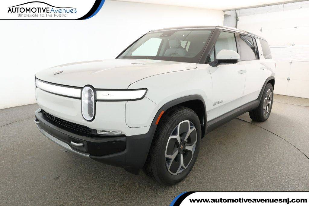 2024 Rivian R1S