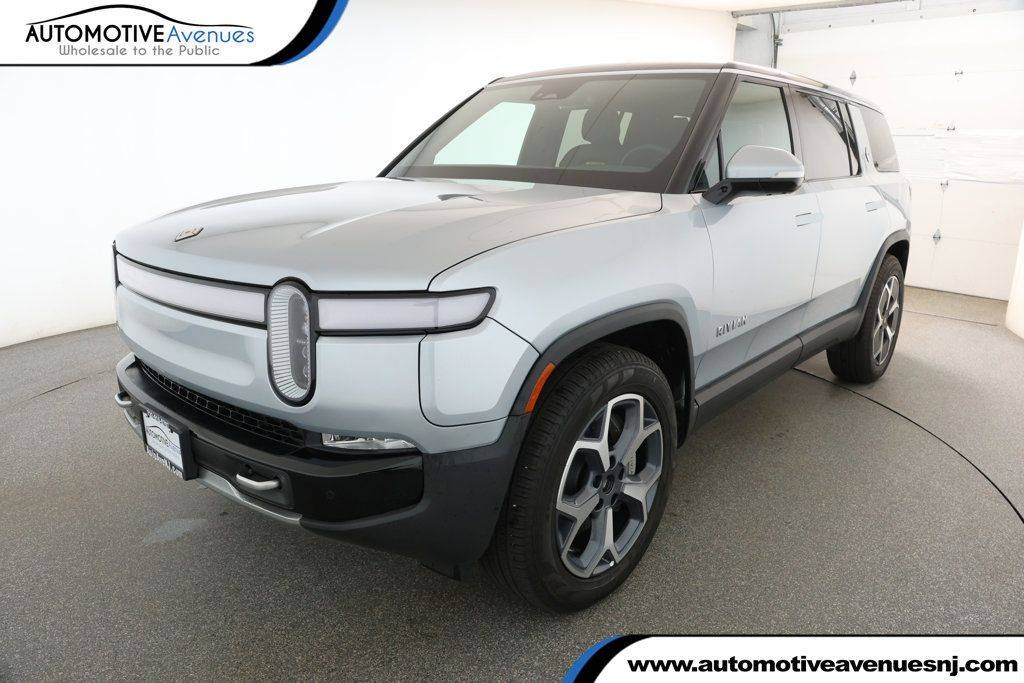 2023 Rivian R1S