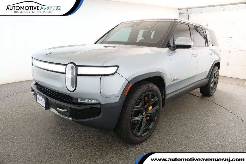 2023 Rivian R1S