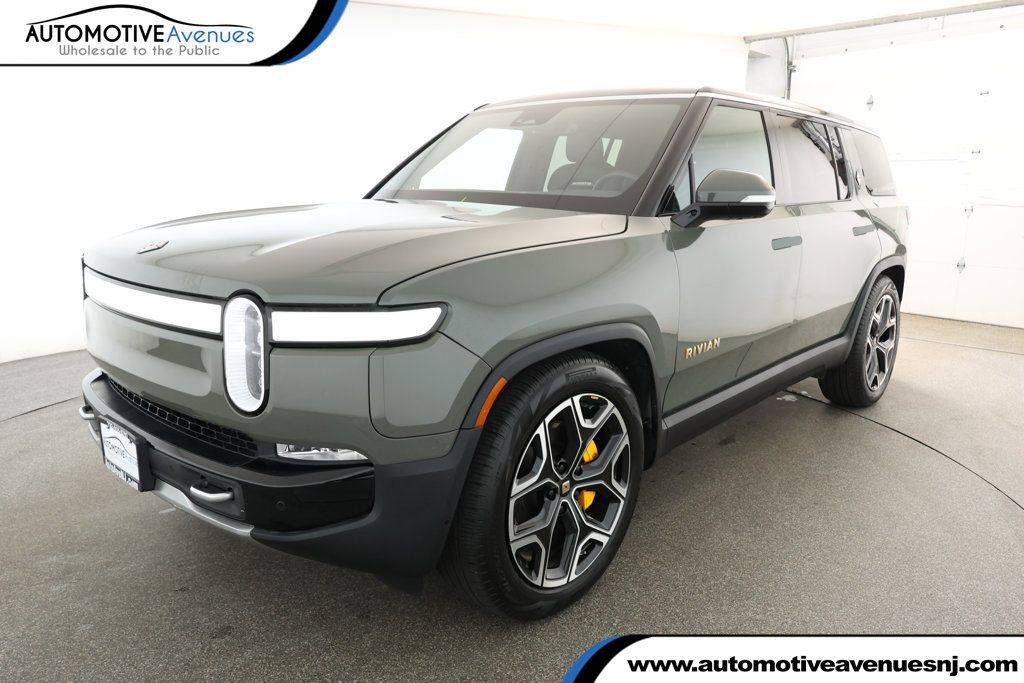2022 Rivian R1S