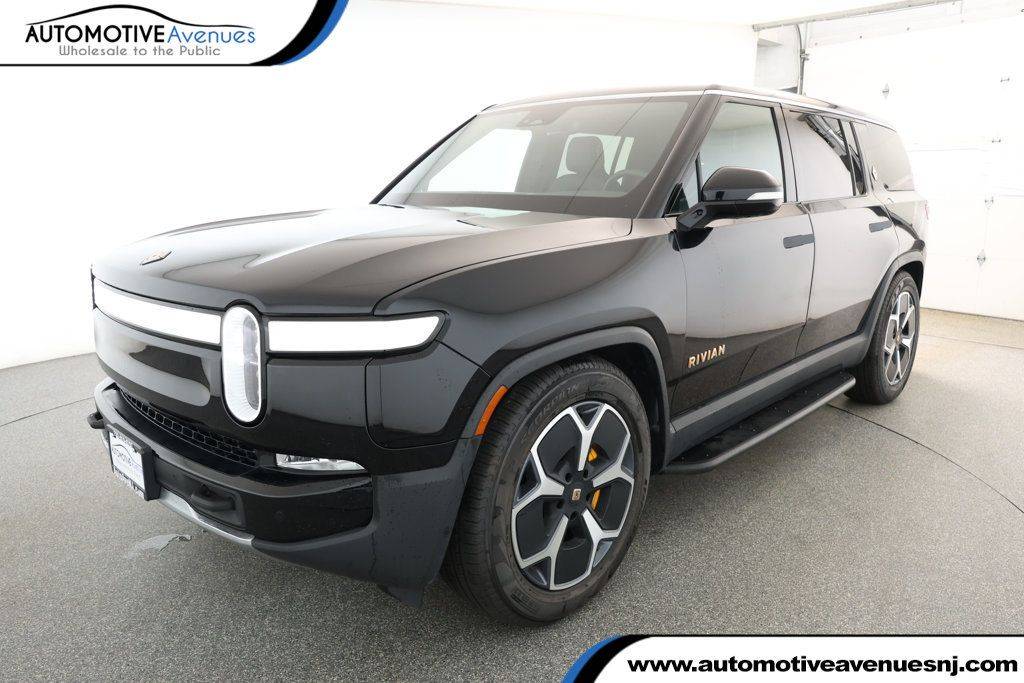 2023 Rivian R1S