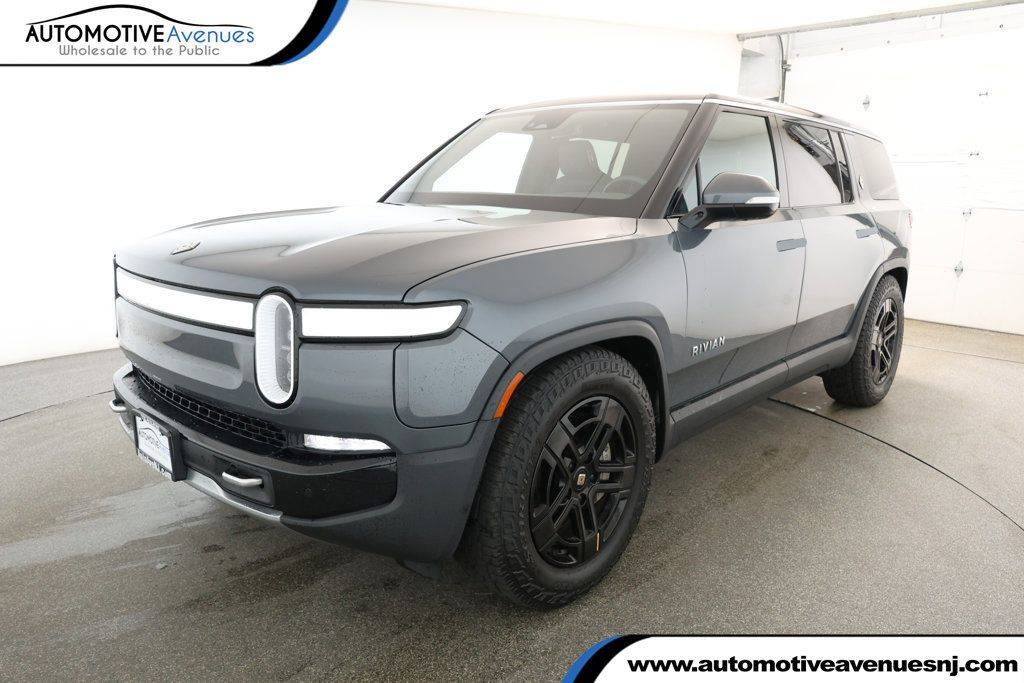 2023 Rivian R1S