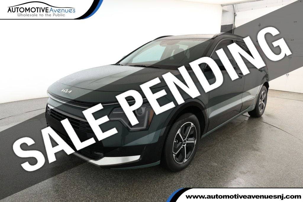 2023 Kia Niro Hybrid SX — SUV — 10,672 mi — Wall Township, NJ