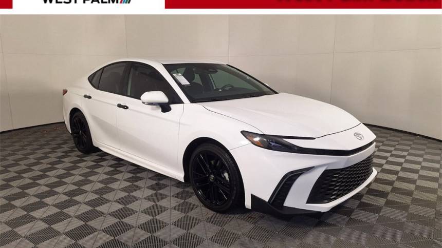 2025 Toyota Camry SE — Sedan — 9,300 mi — West Palm Beach, FL
