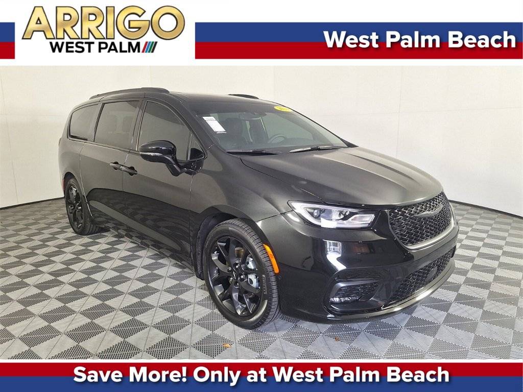 2023 Chrysler Pacifica Limited — Minivan — 11,185 mi — West Palm Beach, FL