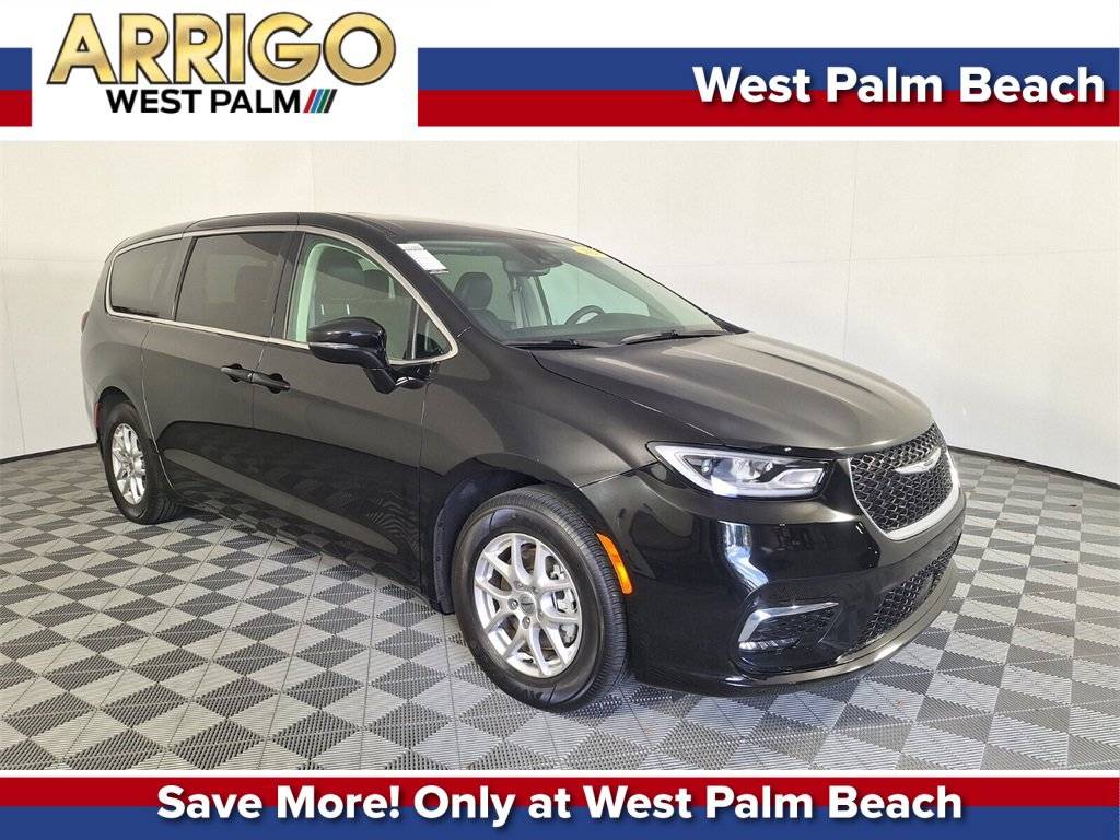 2024 Chrysler Pacifica Touring L — Minivan — 30,914 mi — West Palm Beach, FL