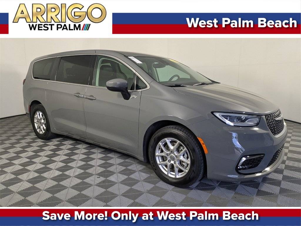 2023 Chrysler Pacifica Touring L — Minivan — 65,316 mi — West Palm Beach, FL
