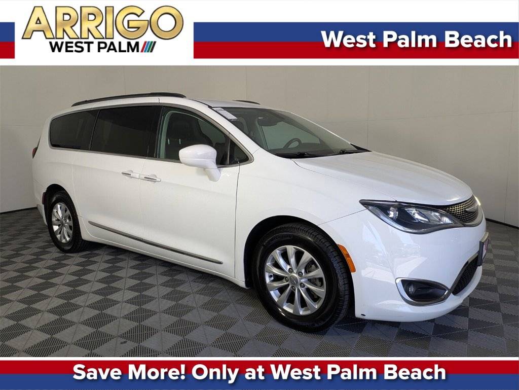 2017 Chrysler Pacifica Touring L — Minivan — 45,928 mi — West Palm Beach, FL