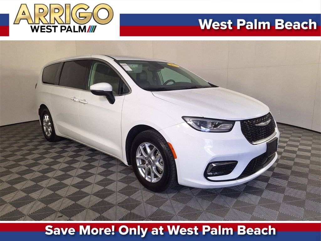 2023 Chrysler Pacifica Touring L — Minivan — 71,350 mi — West Palm Beach, FL