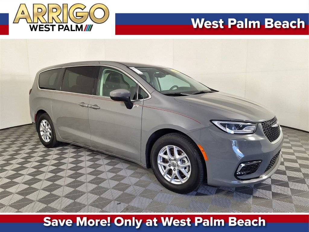 2023 Chrysler Pacifica Touring L — Minivan — 50,460 mi — West Palm Beach, FL
