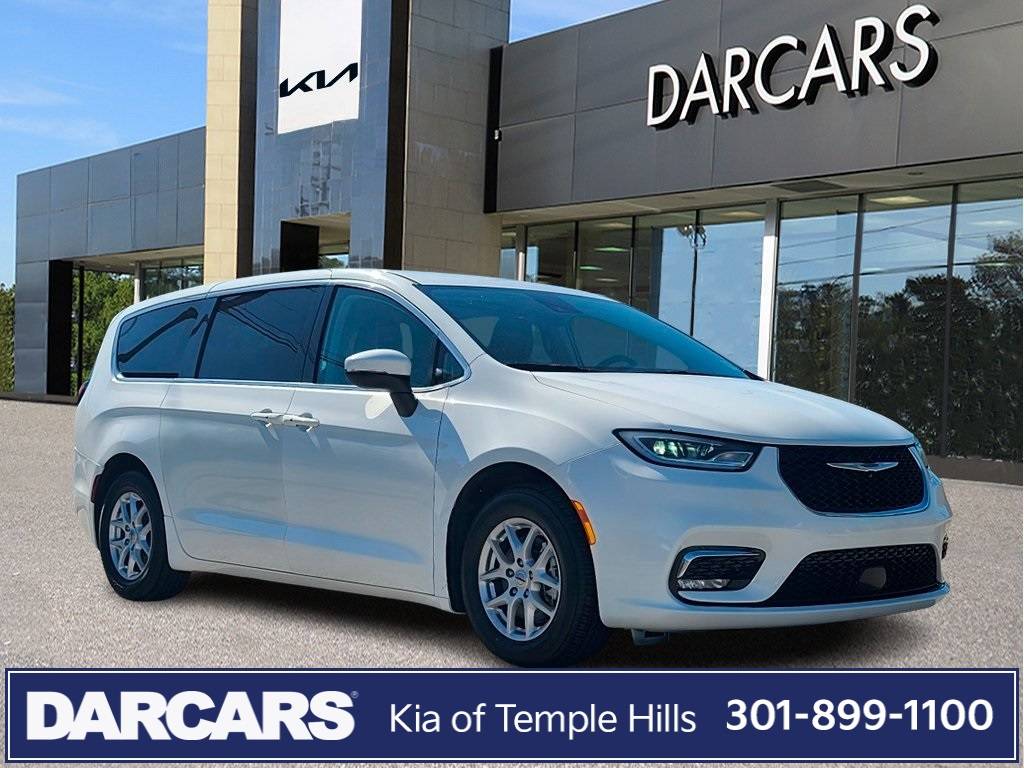 2023 Chrysler Pacifica Touring L — Minivan — 49,405 mi — Temple Hills, MD