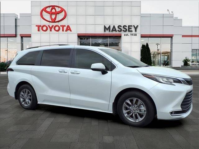 2023 Toyota Sienna XLE — Minivan — 46,424 mi — Kinston, NC