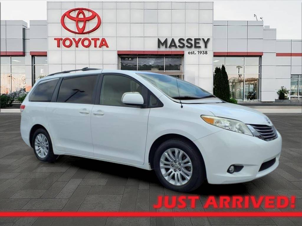 2012 Toyota Sienna Base — Minivan — 128,855 mi — Kinston, NC