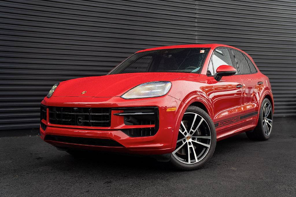 2025 Porsche Cayenne GTS