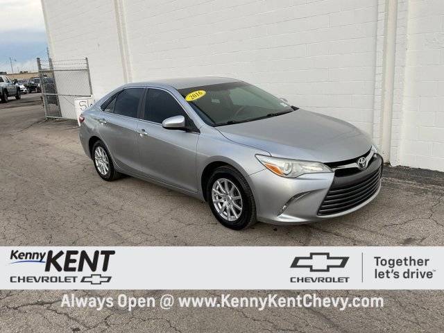 2016 Toyota Camry XLE — Sedan — 123,057 mi — Evansville, IN