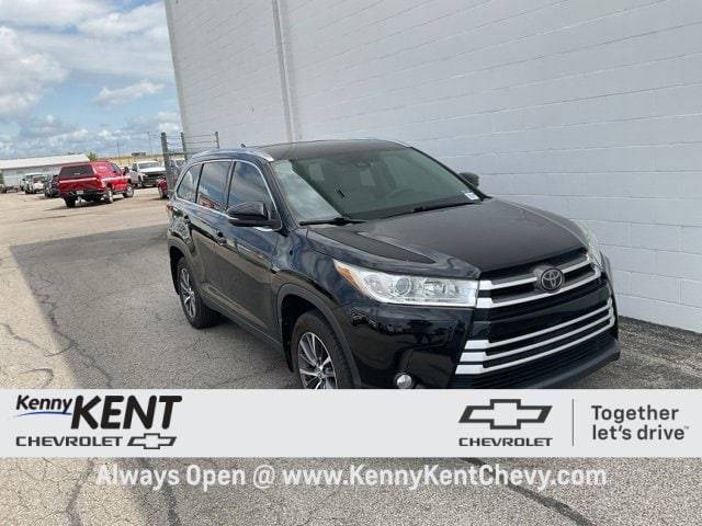 2019 Toyota Highlander SE V6 — SUV — 95,144 mi — Evansville, IN