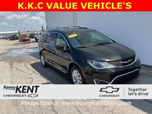 2018 Chrysler Pacifica Touring L — Minivan — 92,335 mi — Evansville, IN