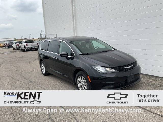 2023 Chrysler Voyager LX — Minivan — 63,318 mi — Evansville, IN