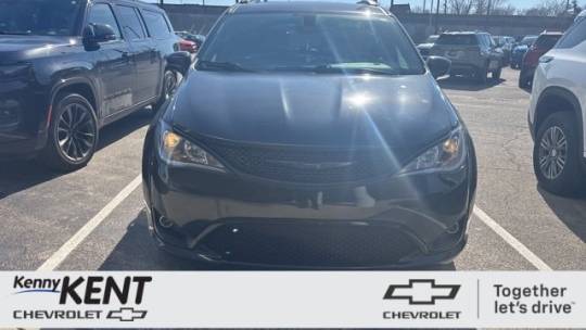2019 Chrysler Pacifica Touring Plus — Minivan — 122,860 mi — Evansville, IN