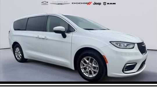 2023 Chrysler Pacifica Touring L — Minivan — 63,416 mi — Rogersville, TN
