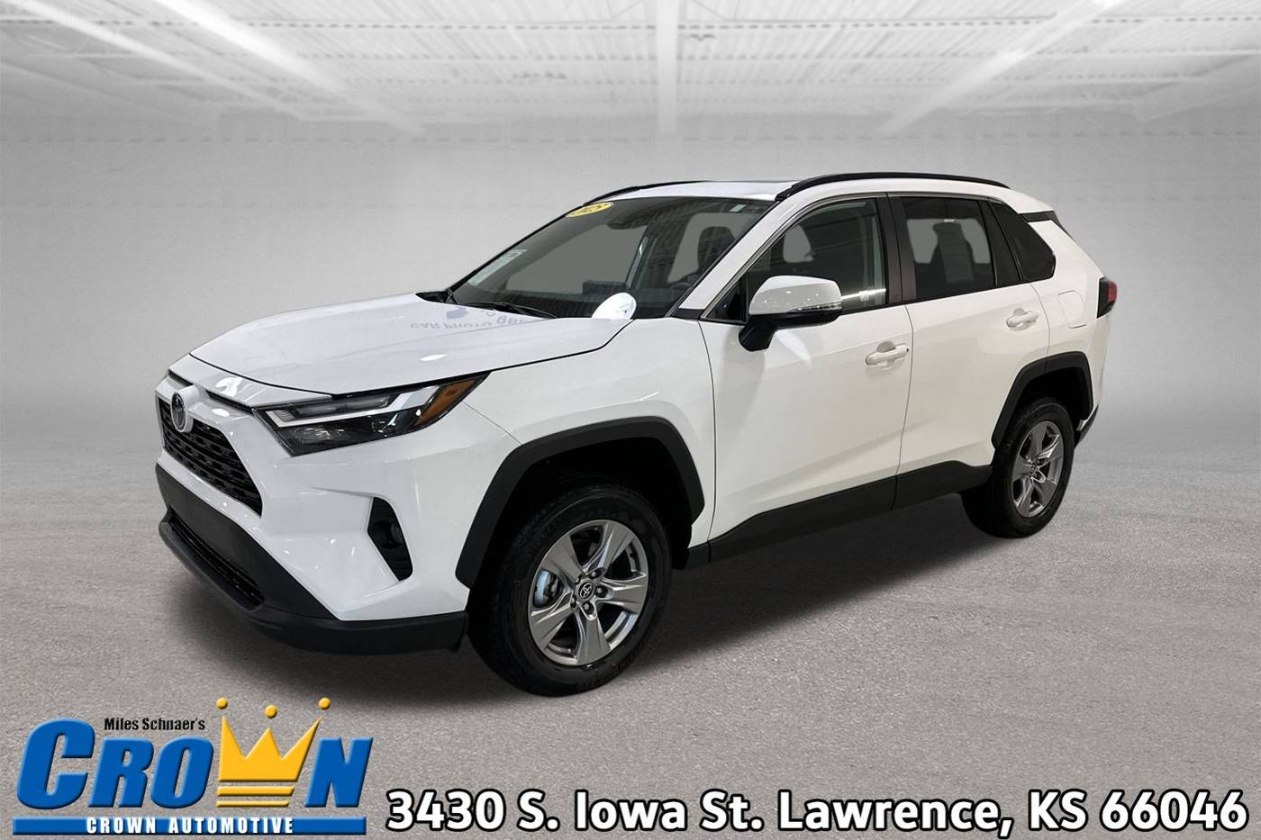 2025 Toyota RAV4 XLE — SUV — 5 mi — Lawrence, KS