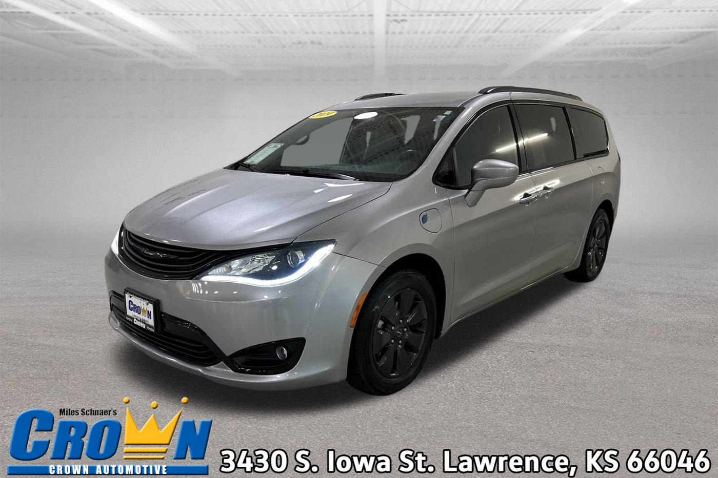 2019 Chrysler Pacifica Hybrid Touring L — Minivan — 41,310 mi — Lawrence, KS
