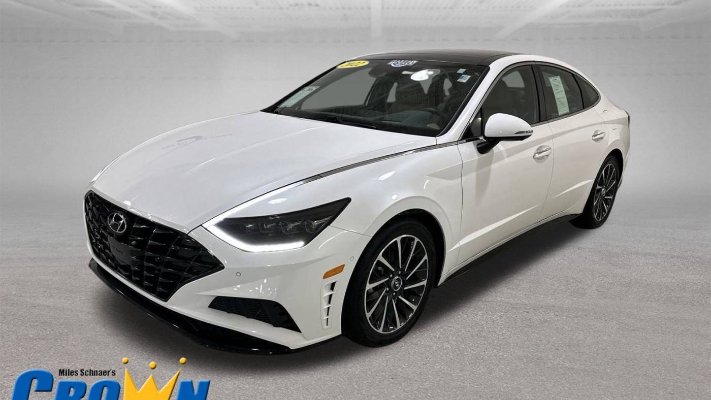 2022 Hyundai Sonata Limited — Sedan — 20,392 mi — Lawrence, KS