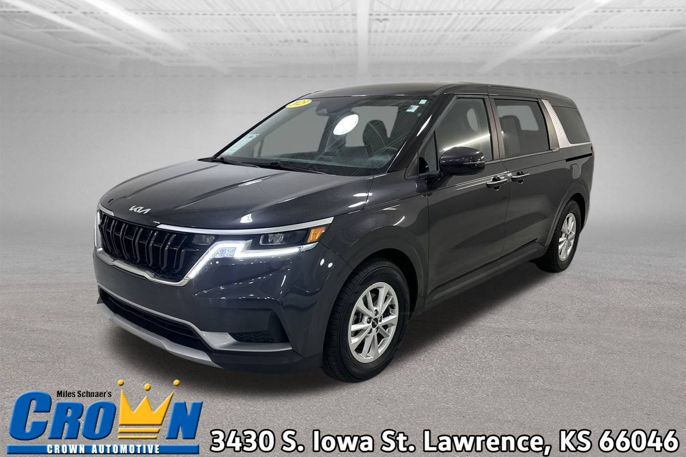 2023 Kia Carnival LXS — Minivan — 23,350 mi — Lawrence, KS