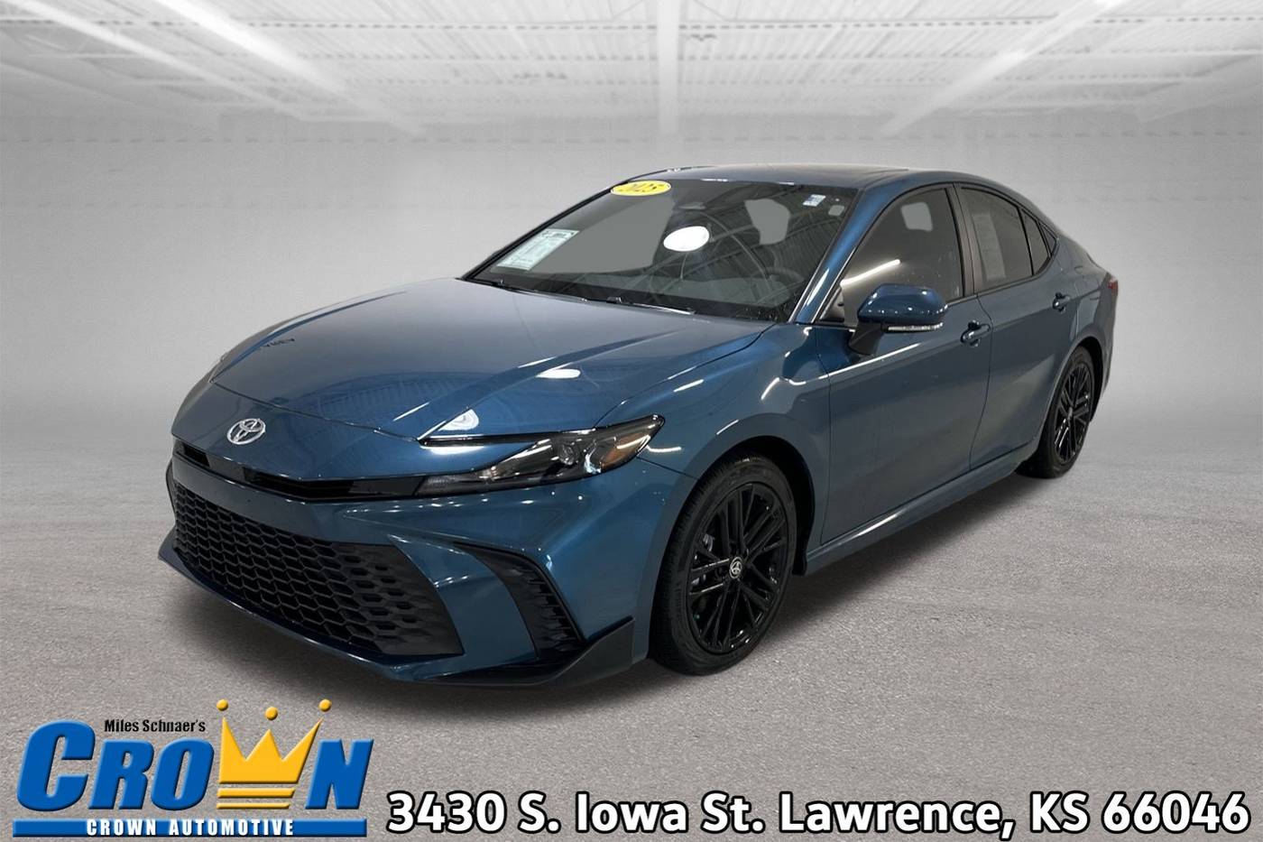 2025 Toyota Camry LE — Sedan — 437 mi — Lawrence, KS