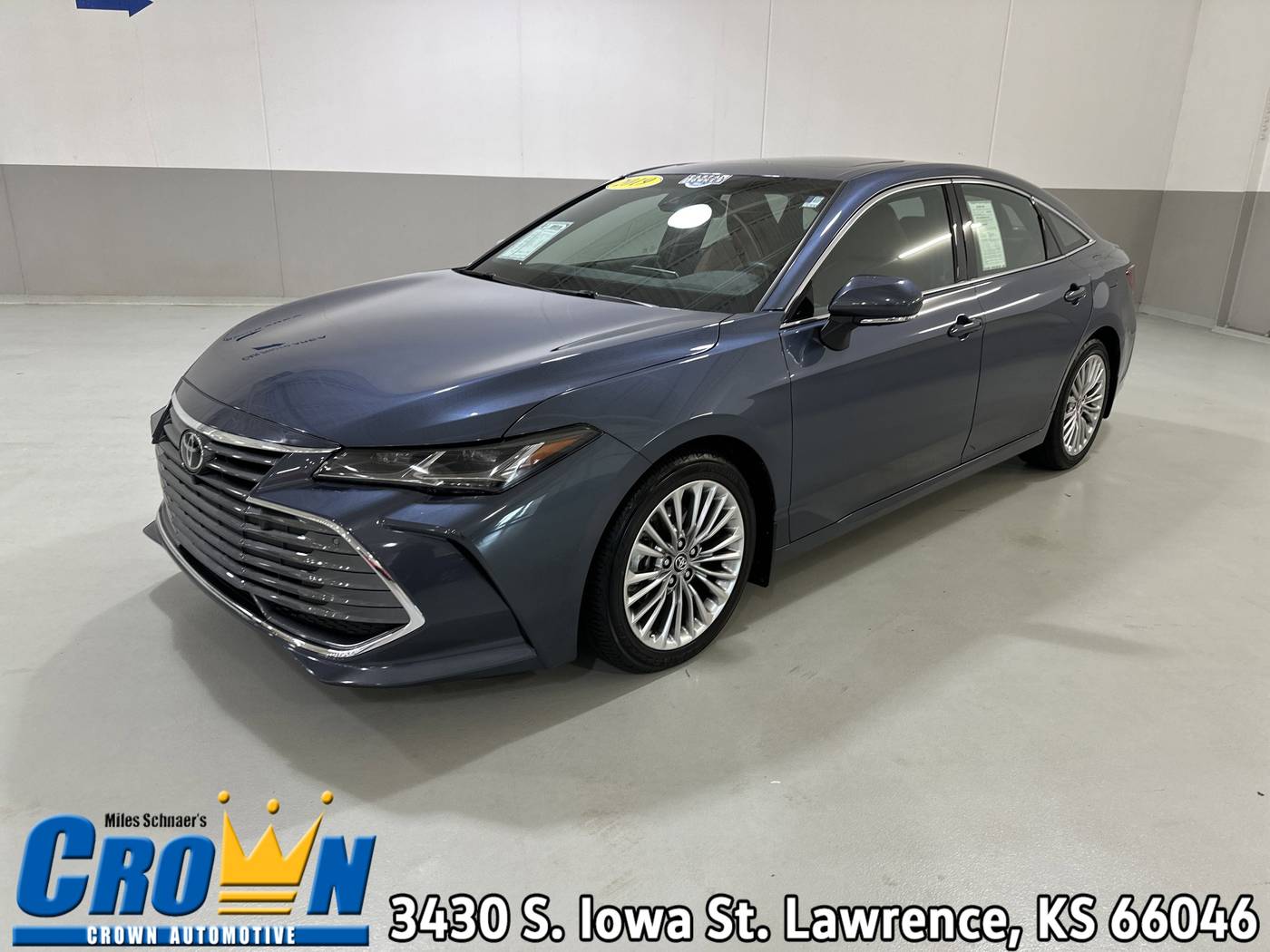 2019 Toyota Avalon Limited — Sedan — 30,711 mi — Lawrence, KS